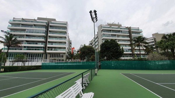 quadras de tenis no Ilha da Madeira Resort