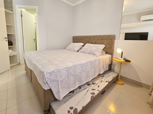 Boulevard Riviera Flat